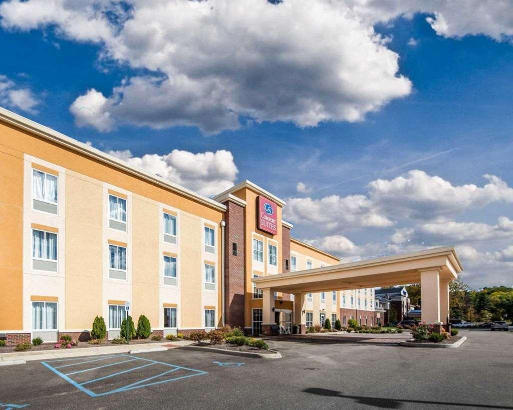 Comfort Suites Marietta-Parkersburg Exterior photo