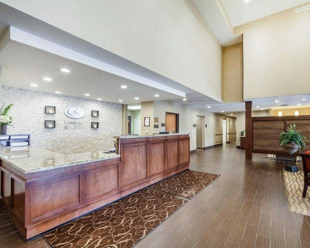 Comfort Suites Marietta-Parkersburg Interior photo