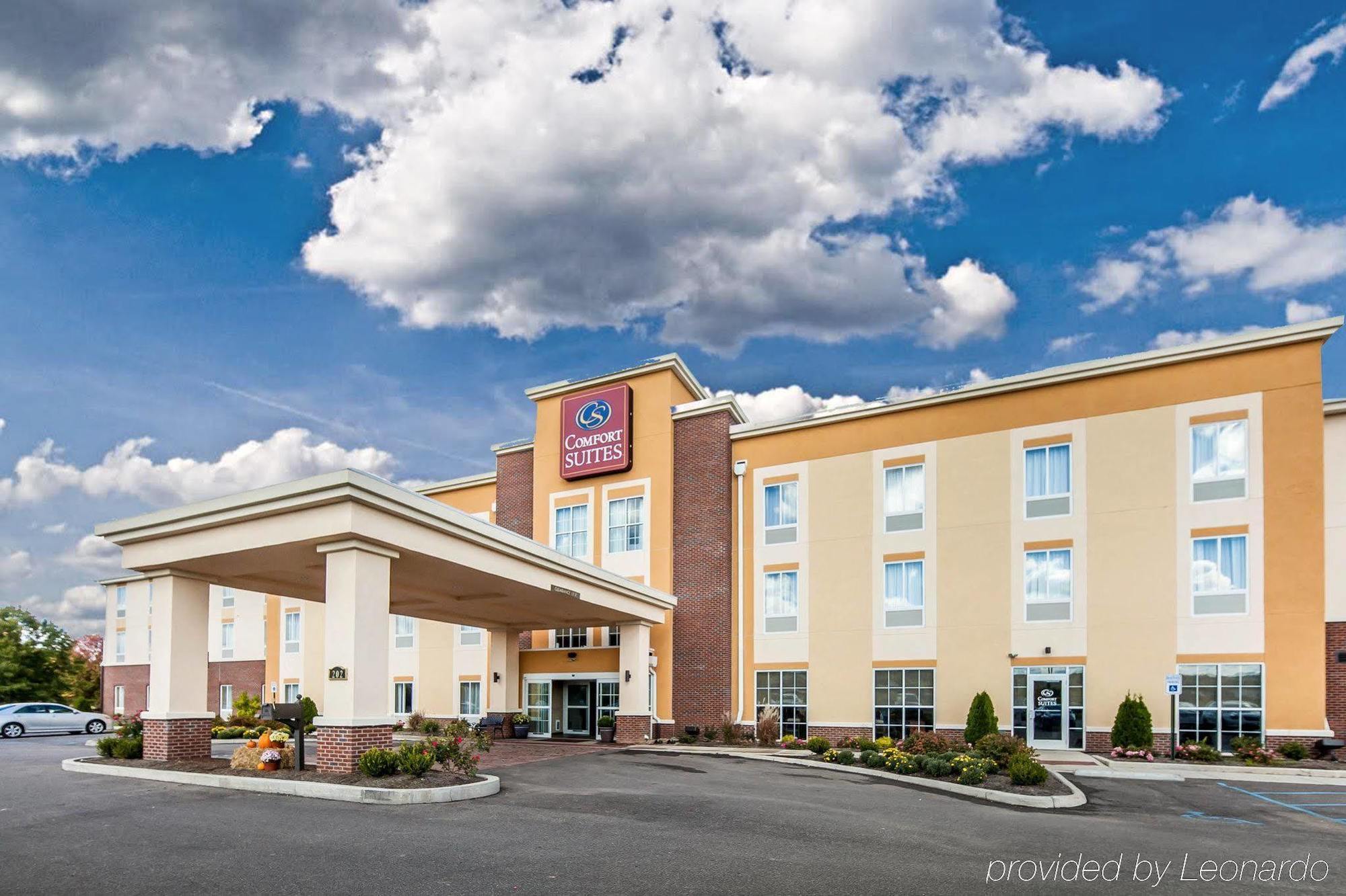 Comfort Suites Marietta-Parkersburg Exterior photo