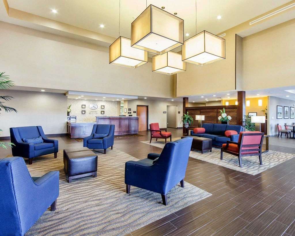 Comfort Suites Marietta-Parkersburg Interior photo