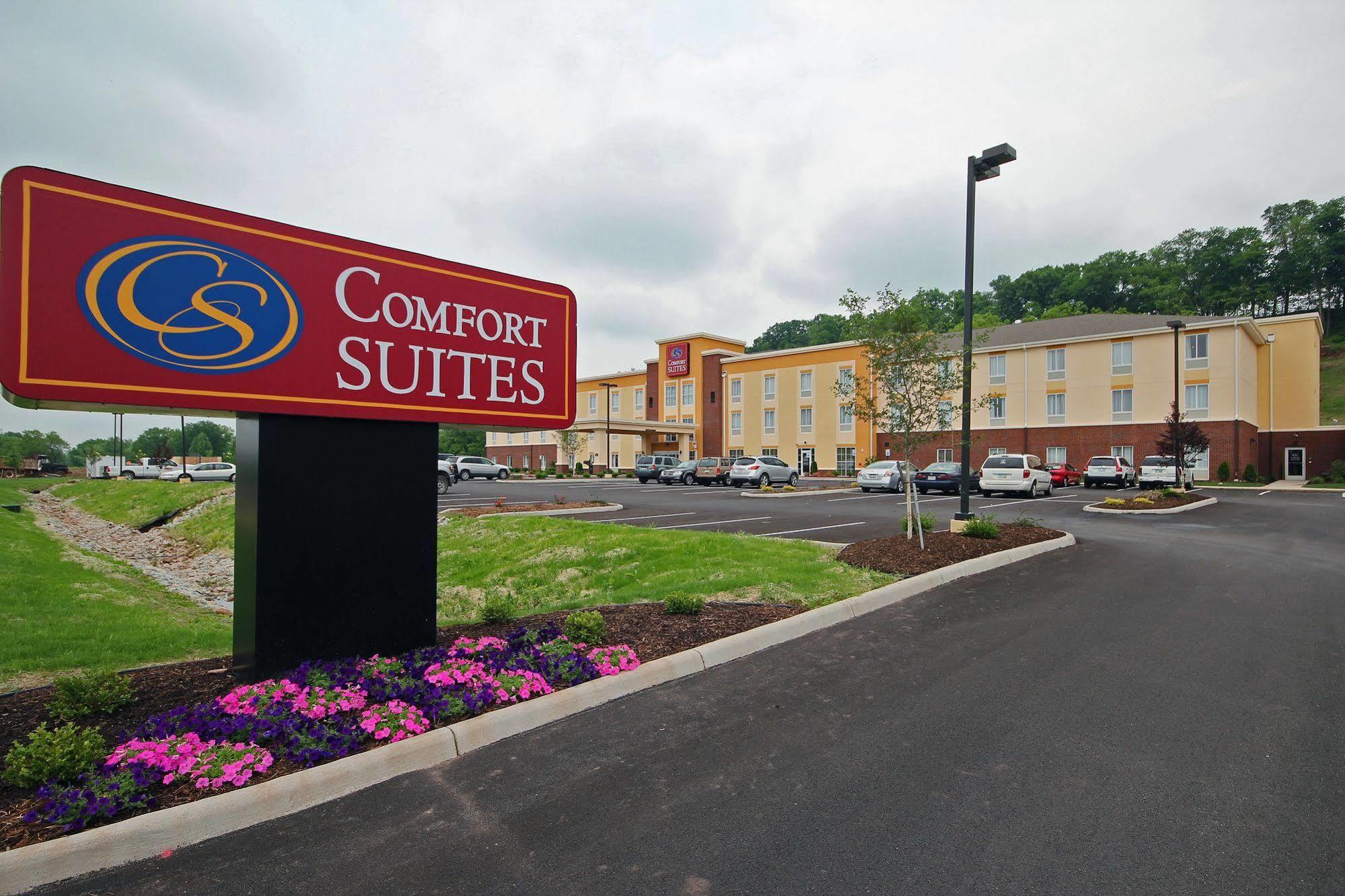 Comfort Suites Marietta-Parkersburg Exterior photo